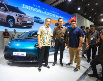 Menteri Koordinator Bidang Infrastruktur dan Pembangunan Kewilayahan AHY Sambangi Booth GAC pada IIMS 2026, Apresiasi Inovasi Kendaraan Listrik